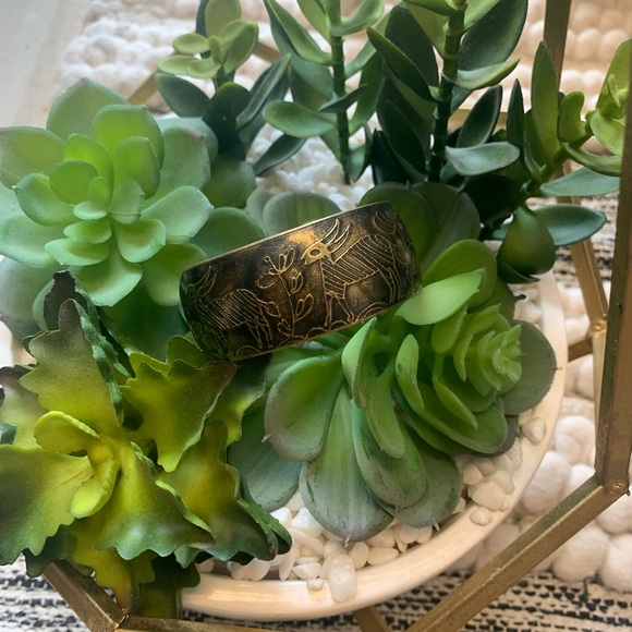 Vintage metal cuff bracelet Gold Tone-Deer/fauna motif. South Africa - Picture 2 of 6